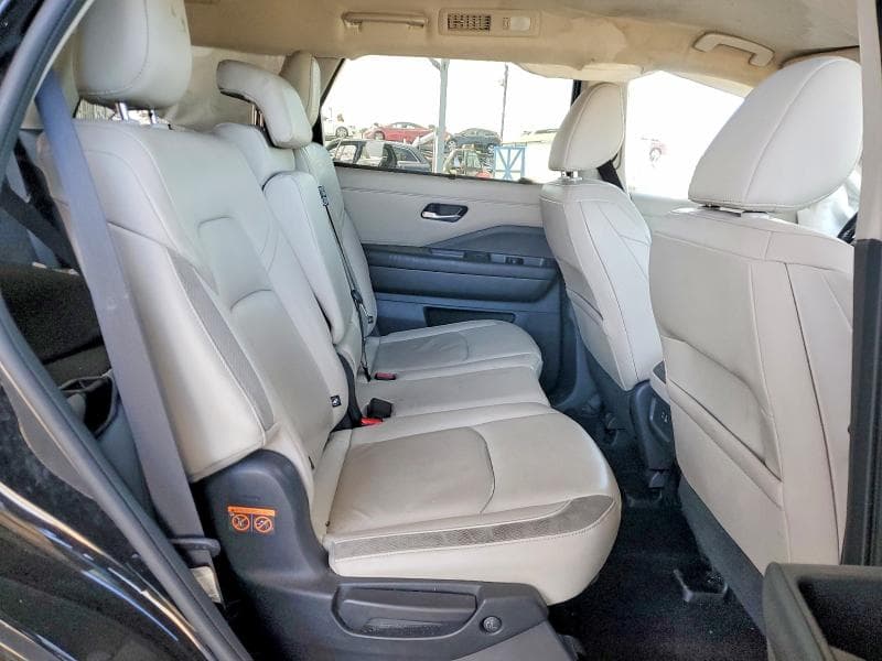 2022 NISSAN PATHFINDER SL 11