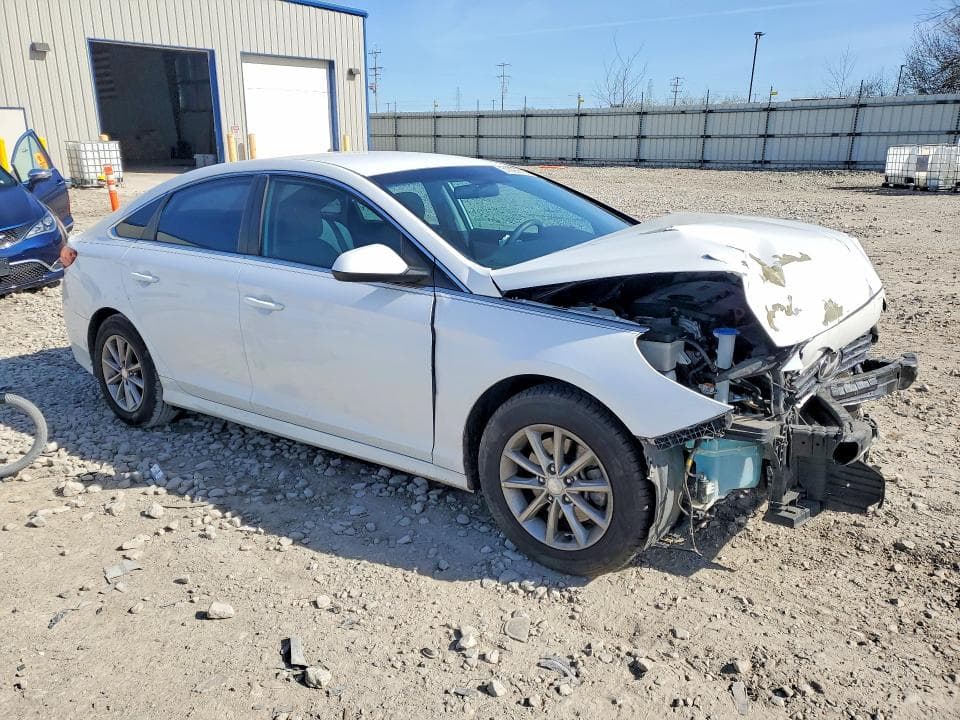 2018 HYUNDAI SONATA SE 4