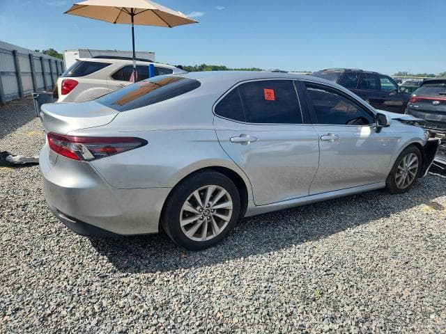 2022 TOYOTA CAMRY LE 3