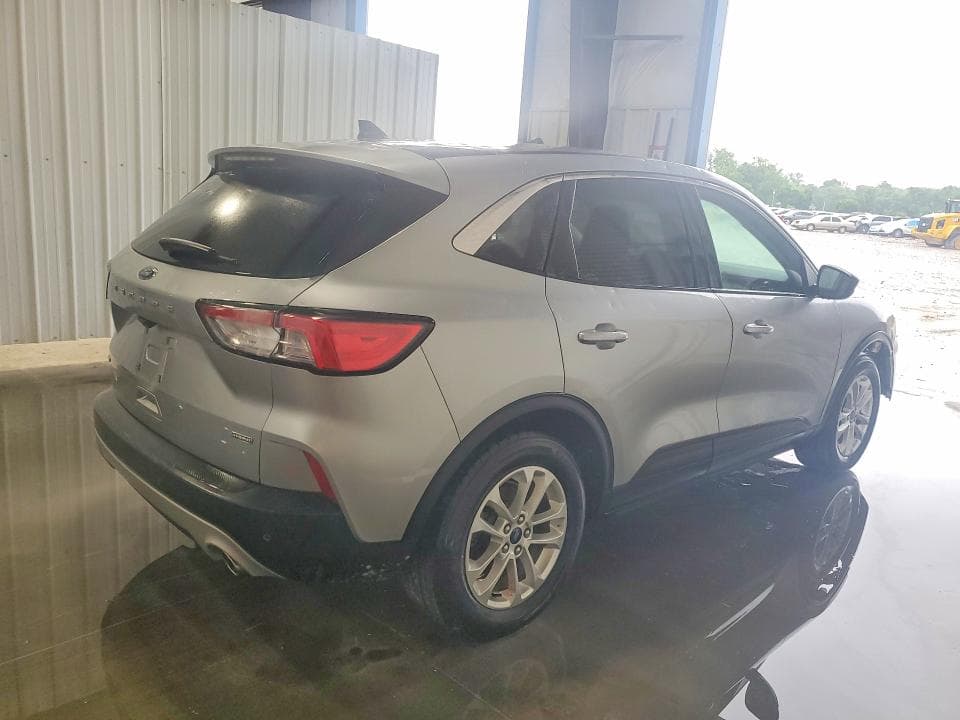 2022 FORD ESCAPE SE 3