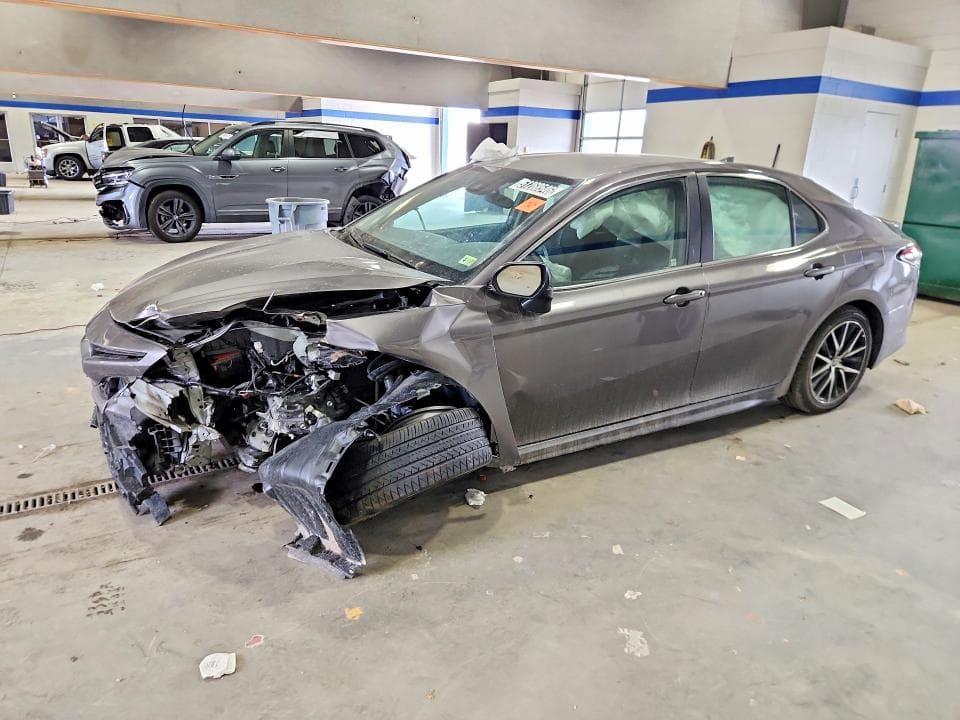 2024 TOYOTA CAMRY SE - 1