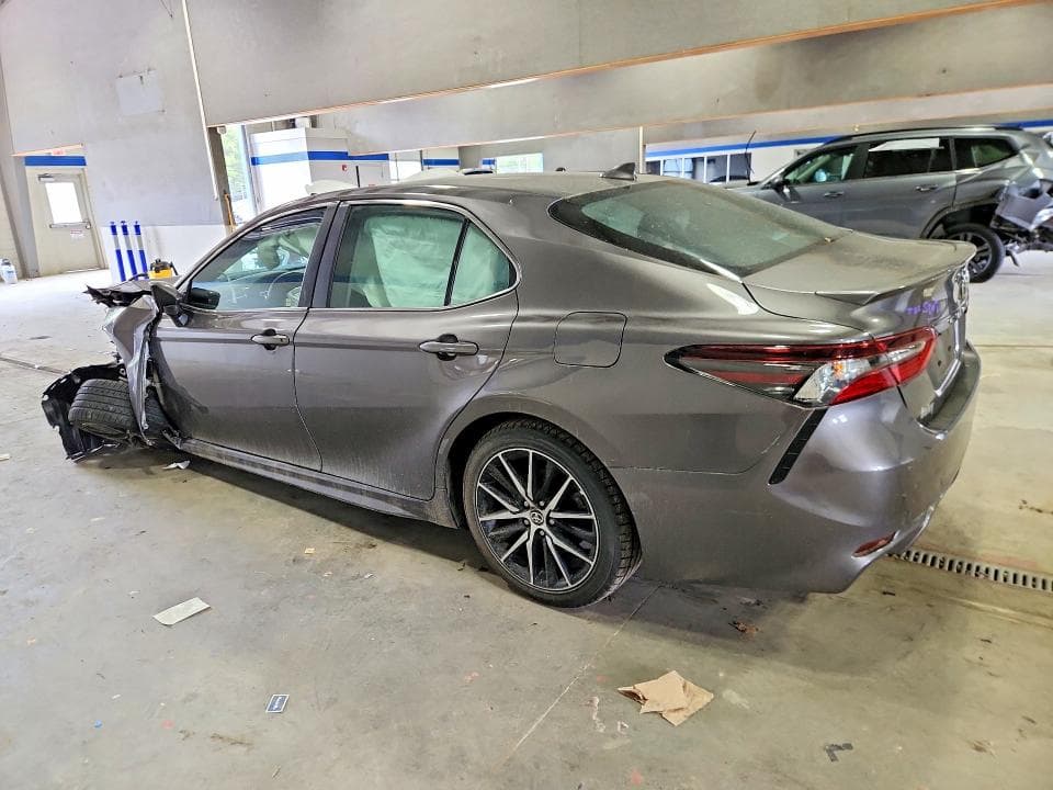 2024 TOYOTA CAMRY SE 2