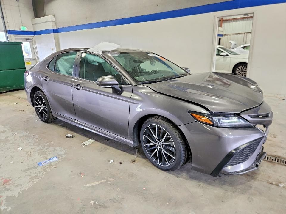 2024 TOYOTA CAMRY SE 4