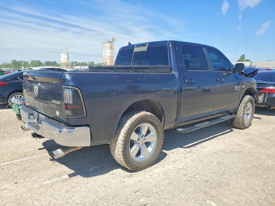 2019 RAM 1500 CLASSIC SLT 3
