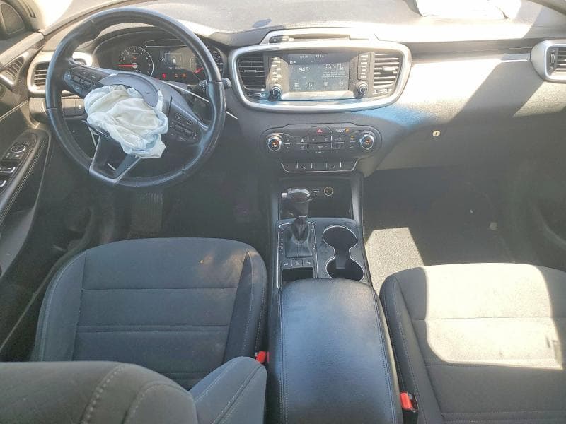 2018 KIA SORENTO LX 8