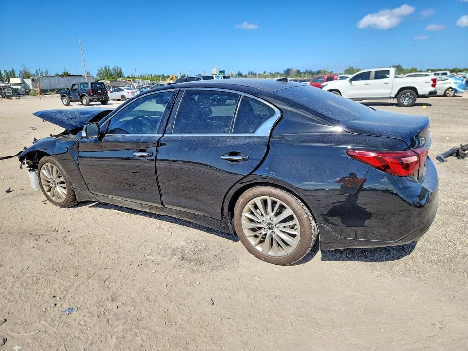 2021 INFINITI Q50 LUXE 2