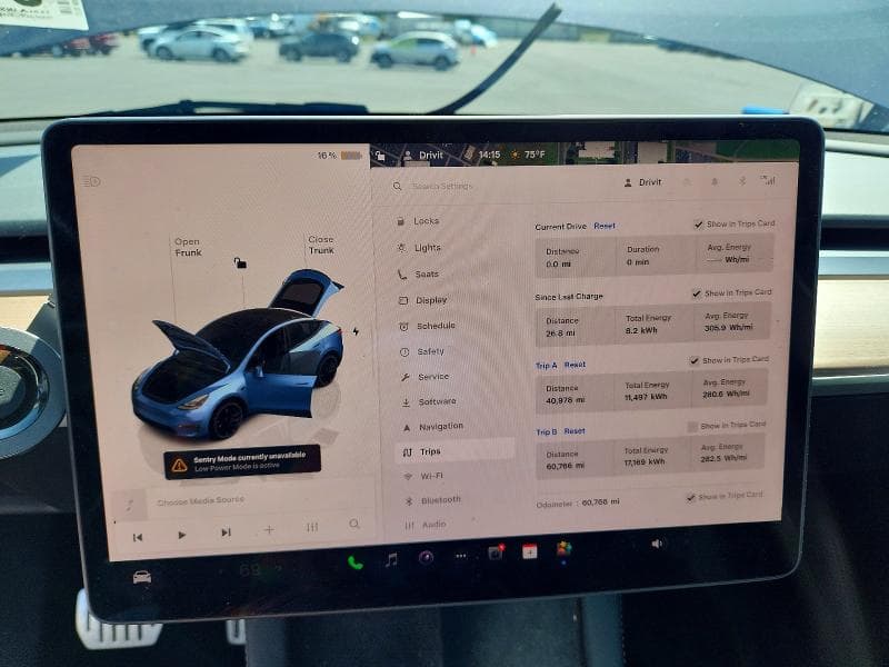 2023 TESLA MODEL Y 9