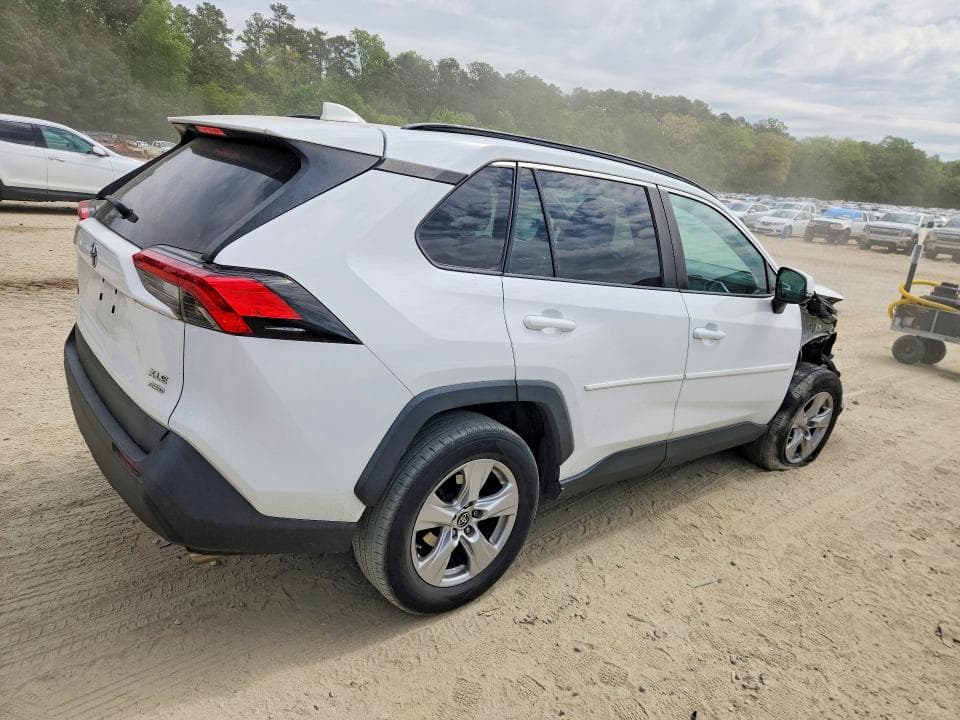 2019 TOYOTA RAV4 XLE XLE 3