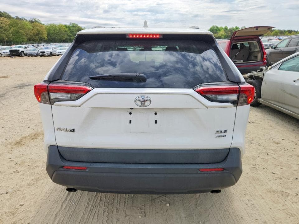 2019 TOYOTA RAV4 XLE XLE 6