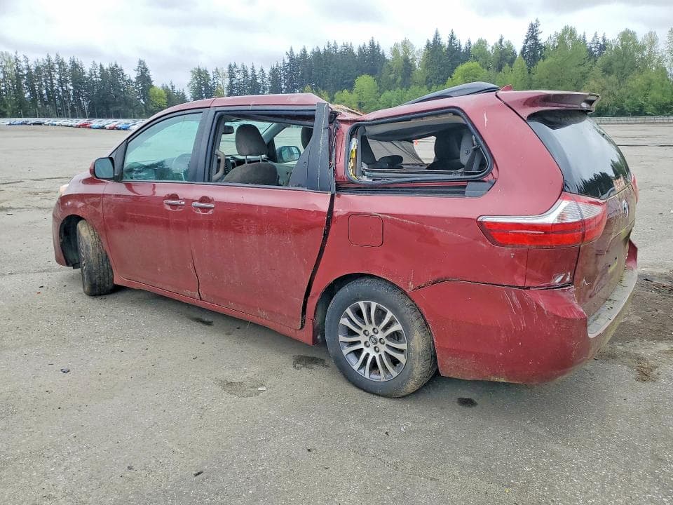 2019 TOYOTA SIENNA XLE 8-PASSENGER XLE 8-PASSENGER 2