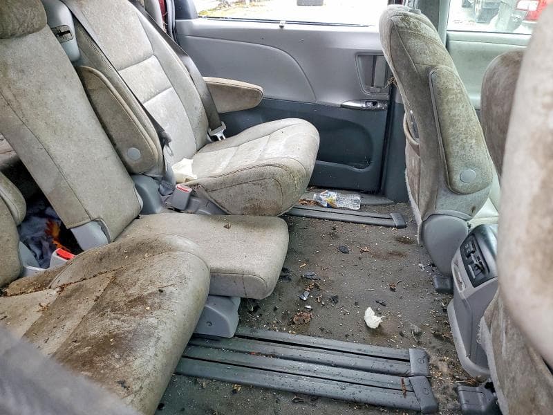 2019 TOYOTA SIENNA XLE 8-PASSENGER XLE 8-PASSENGER 11