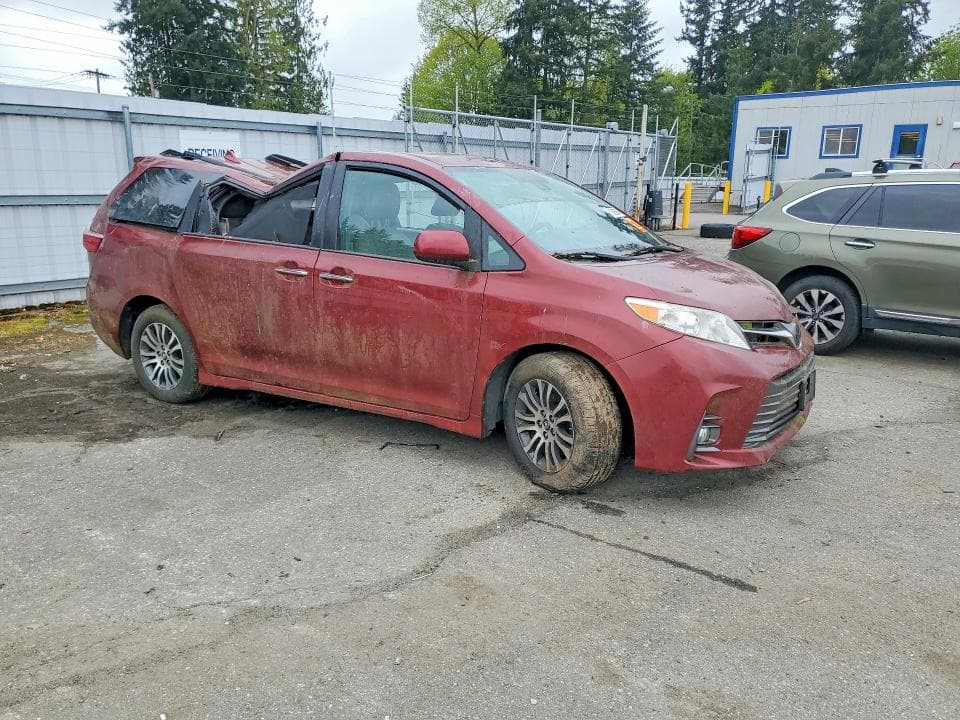 2019 TOYOTA SIENNA XLE 8-PASSENGER XLE 8-PASSENGER 4