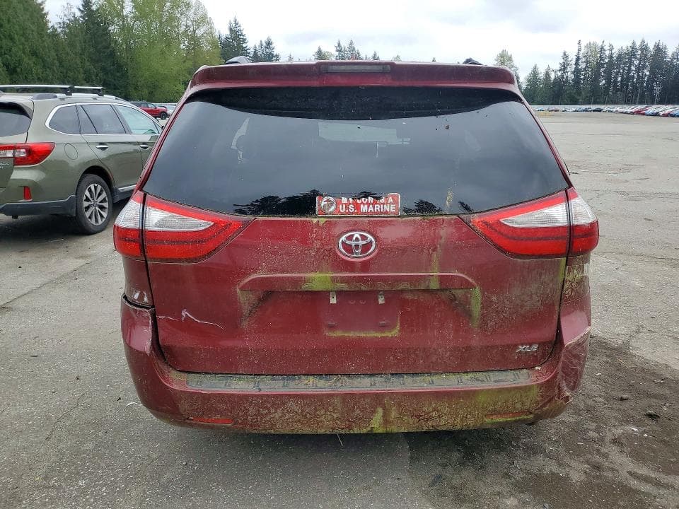 2019 TOYOTA SIENNA XLE 8-PASSENGER XLE 8-PASSENGER 6