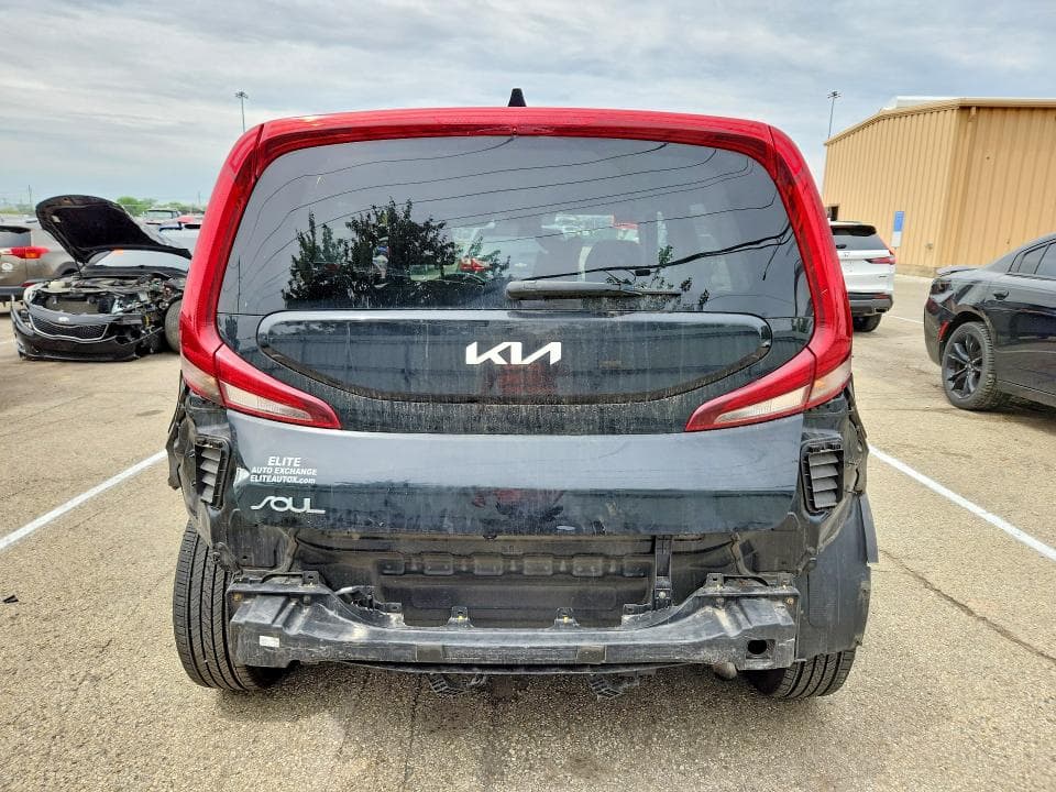 2022 KIA SOUL LX 6