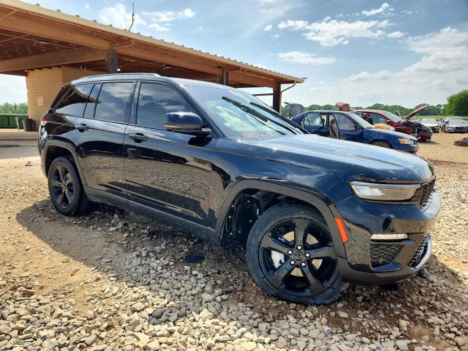 2023 JEEP GRAND CHEROKEE LIMITED 4