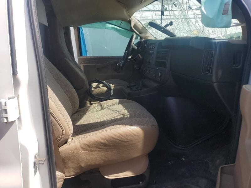 2023 GMC SAVANA G2500 5