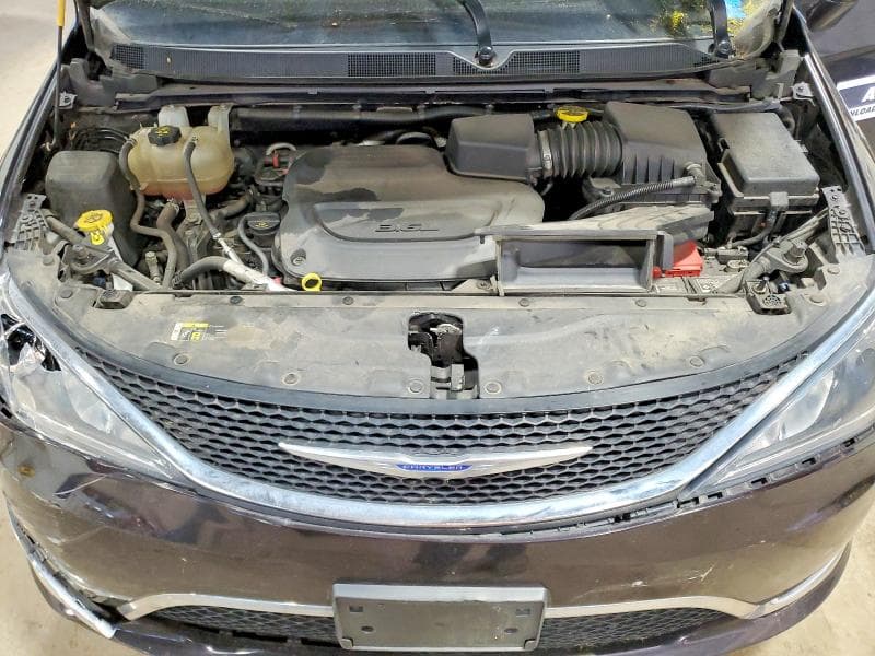 2019 CHRYSLER PACIFICA TOURING L 12