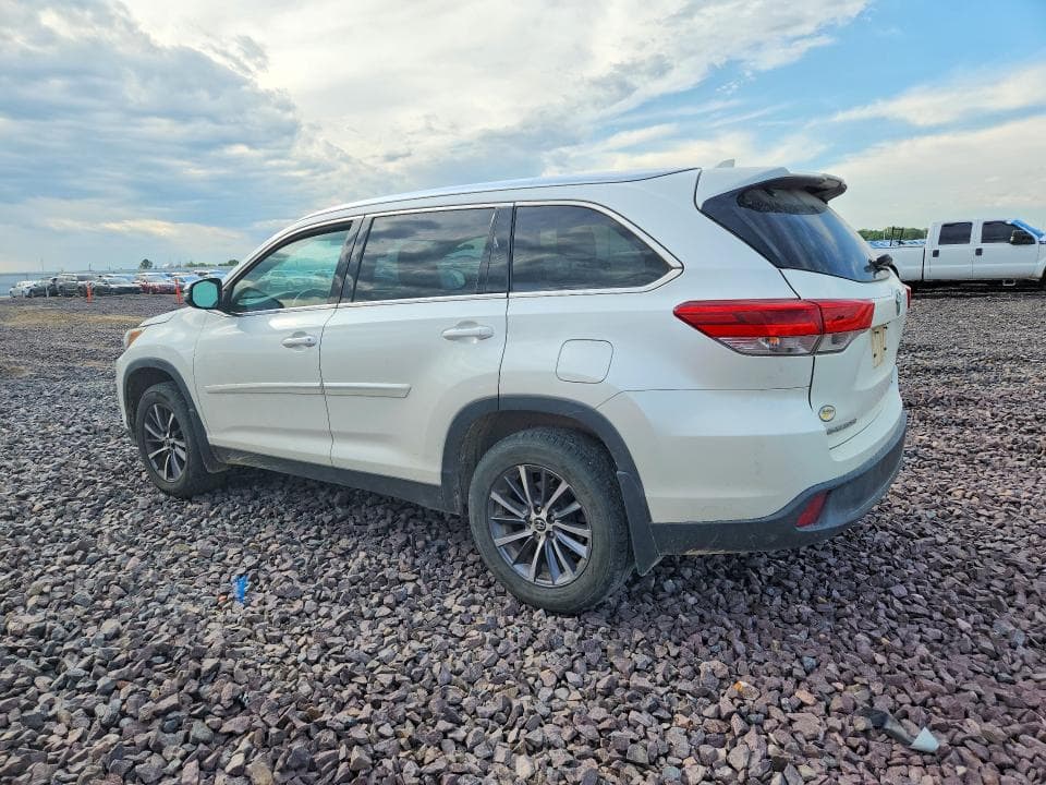 2019 TOYOTA HIGHLANDER XLE 2