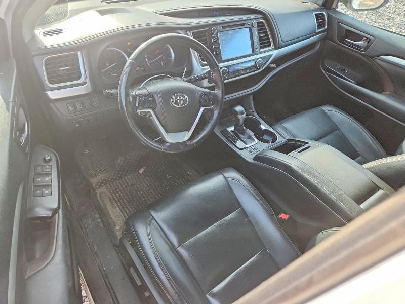 2019 TOYOTA HIGHLANDER XLE 8