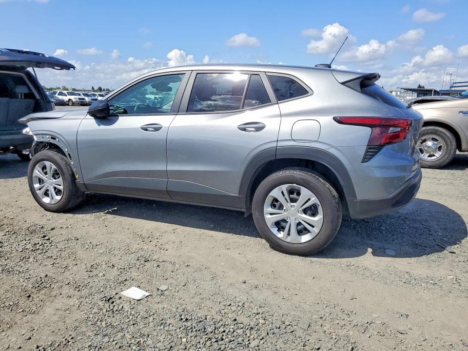 2025 CHEVROLET TRAX LS 2