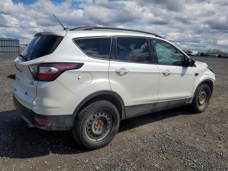 2017 FORD ESCAPE SE 3
