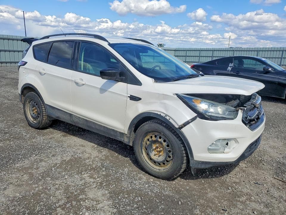 2017 FORD ESCAPE SE 4