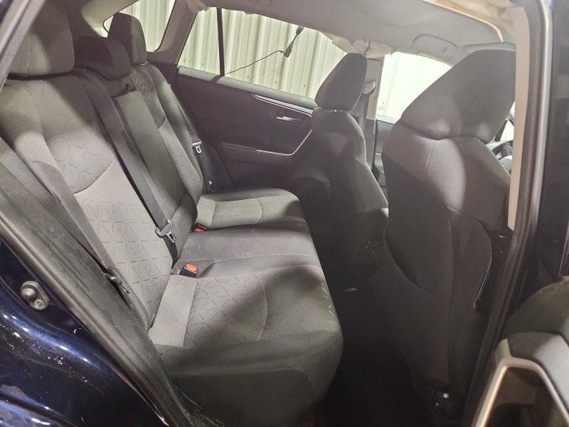 2021 TOYOTA RAV4 XLE 11