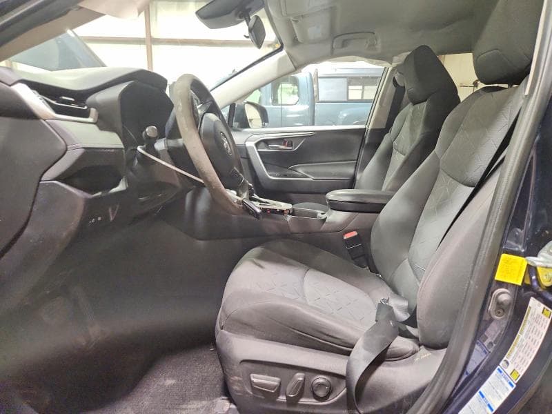 2021 TOYOTA RAV4 XLE 7
