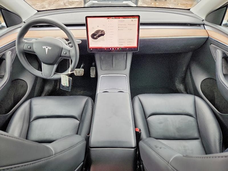2023 TESLA MODEL Y 8