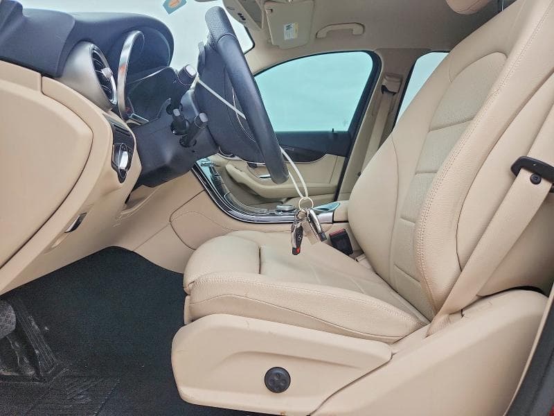 2019 MERCEDES-BENZ GLC 300 300 7
