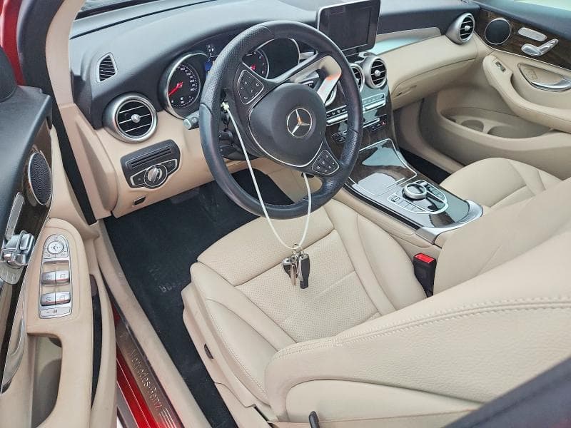 2019 MERCEDES-BENZ GLC 300 300 8