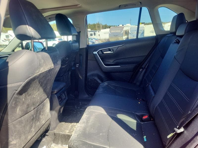 2025 TOYOTA RAV4 XLE 11