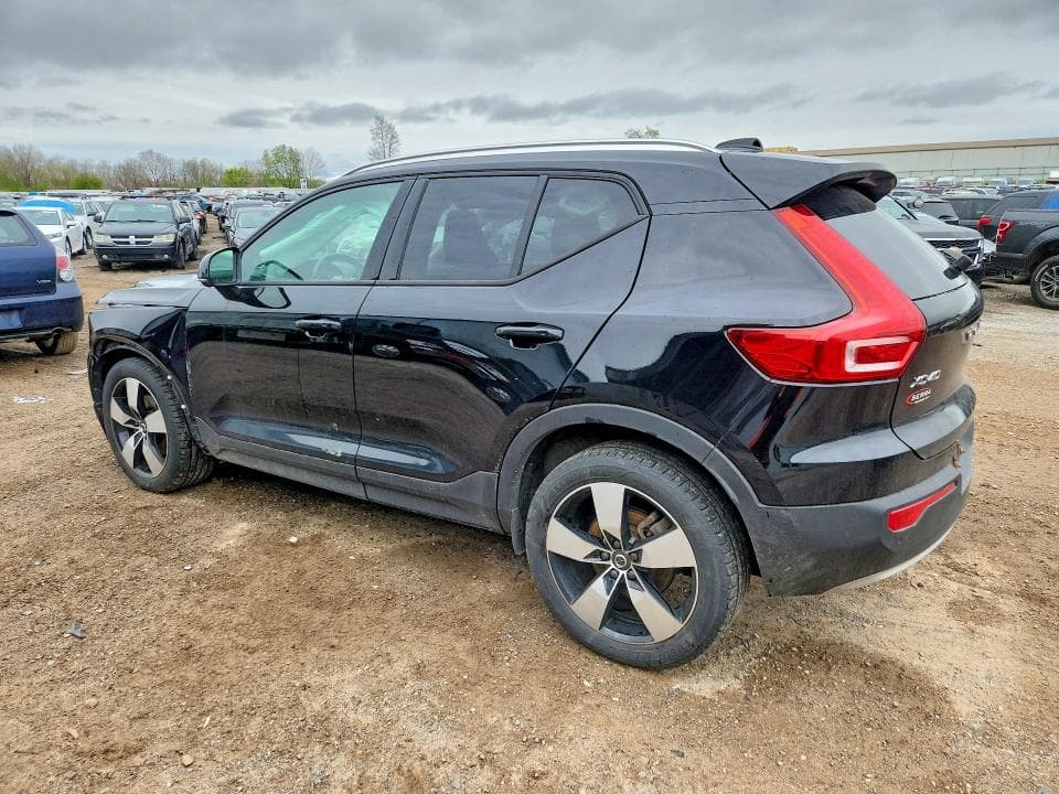 2020 VOLVO XC40 T5 MOMENTUM T5 MOMENTUM 2
