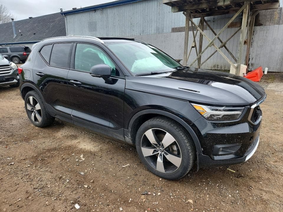 2020 VOLVO XC40 T5 MOMENTUM T5 MOMENTUM 4