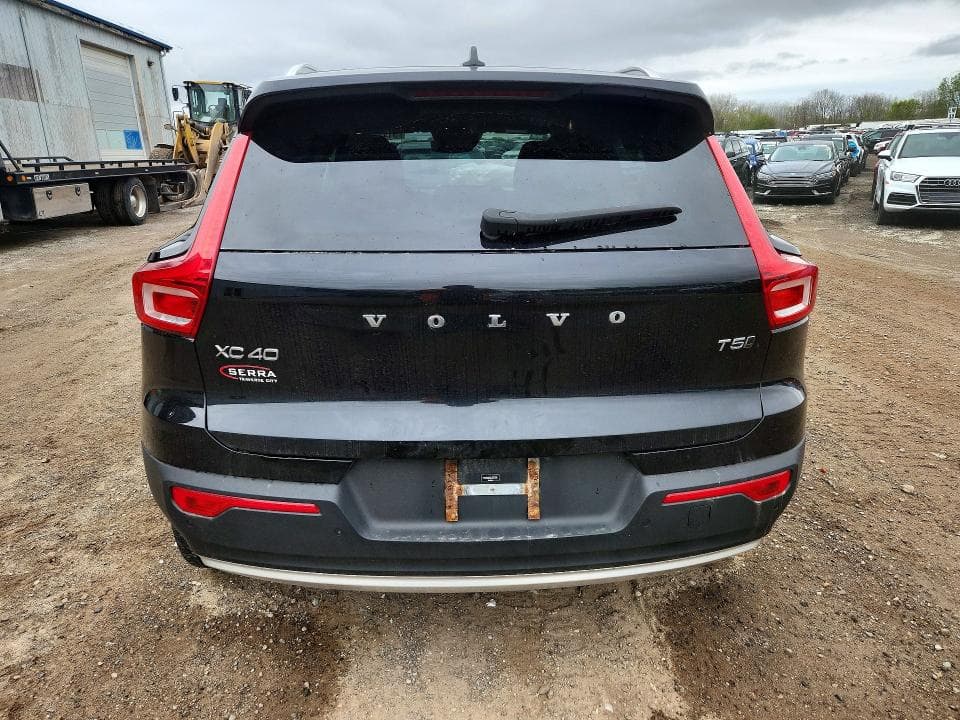 2020 VOLVO XC40 T5 MOMENTUM T5 MOMENTUM 6