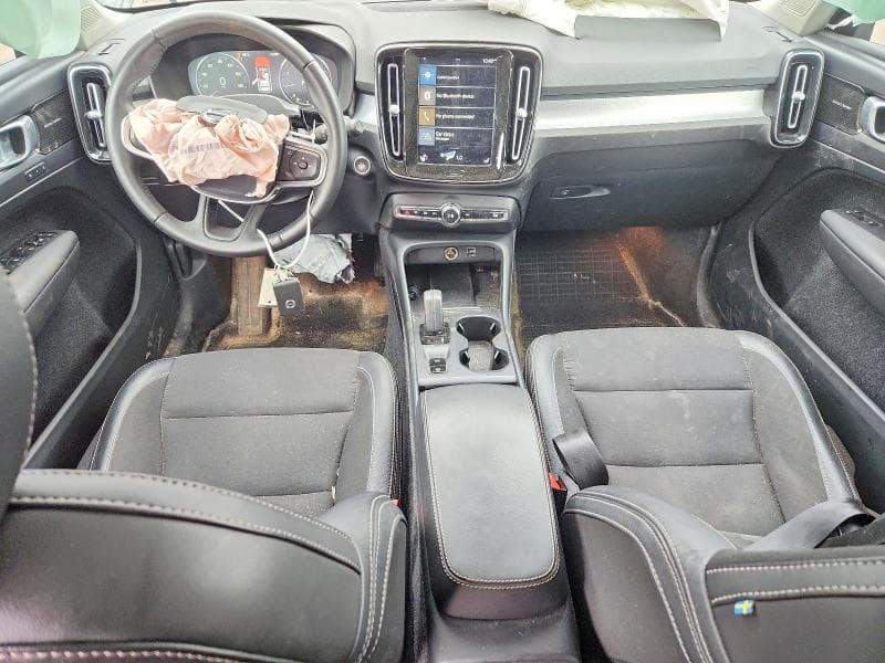 2020 VOLVO XC40 T5 MOMENTUM T5 MOMENTUM 8