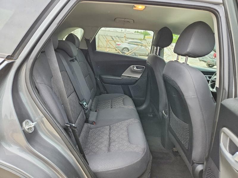 2017 KIA NIRO LX 11