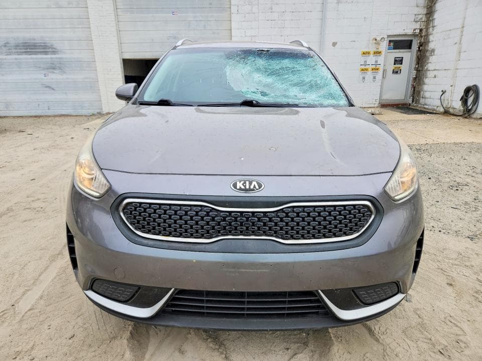 2017 KIA NIRO LX 5