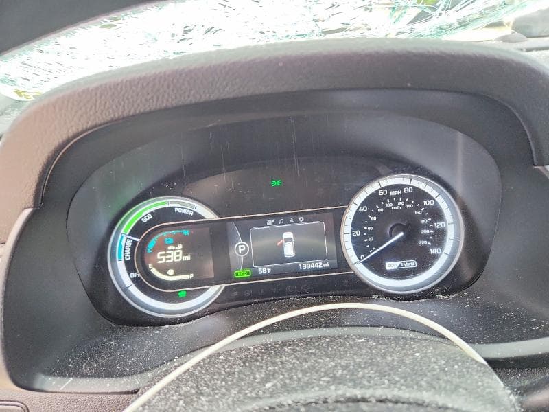 2017 KIA NIRO LX 9