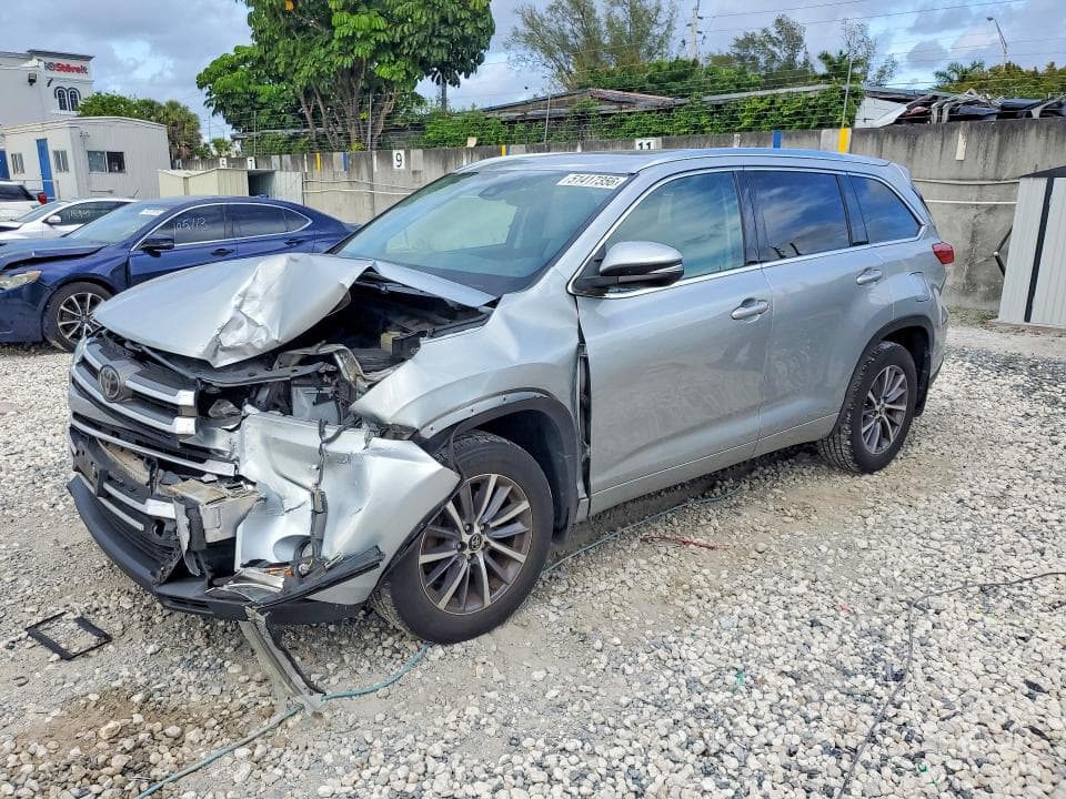 2017 TOYOTA HIGHLANDER XLE XLE - 1
