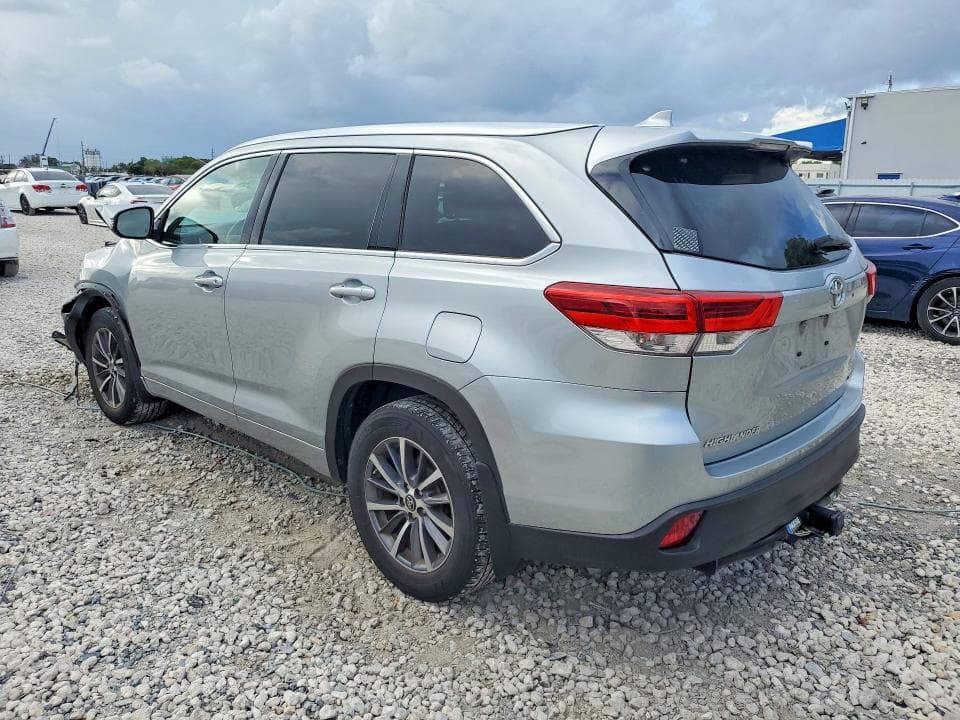2017 TOYOTA HIGHLANDER XLE XLE 2