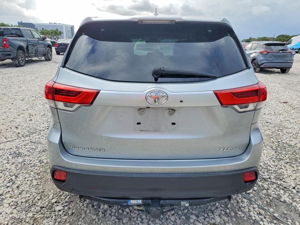 2017 TOYOTA HIGHLANDER XLE XLE 6
