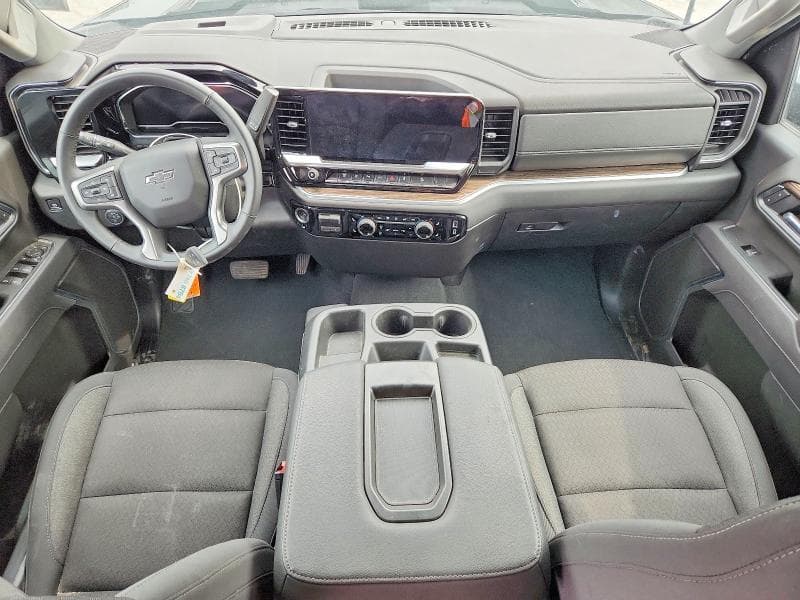 2025 CHEVROLET SILVERADO K3500 LT 8