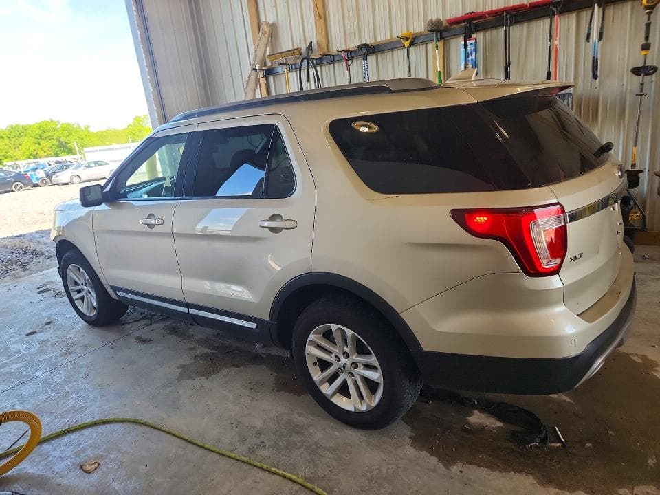 2017 FORD EXPLORER XLT 2