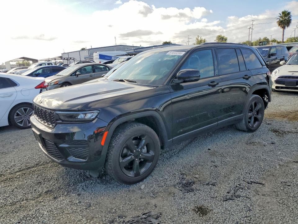 2023 JEEP GRAND CHEROKEE LAREDO - 1