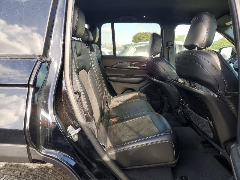 2023 JEEP GRAND CHEROKEE LAREDO 11