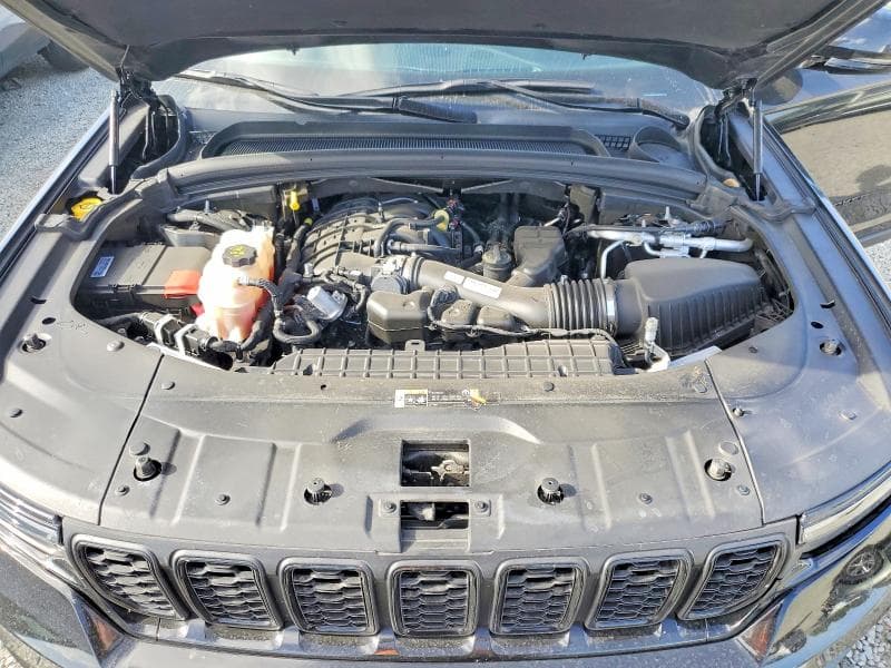 2023 JEEP GRAND CHEROKEE LAREDO 12