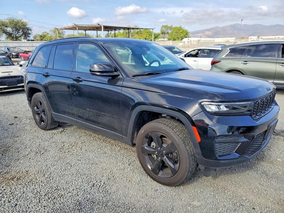 2023 JEEP GRAND CHEROKEE LAREDO 4
