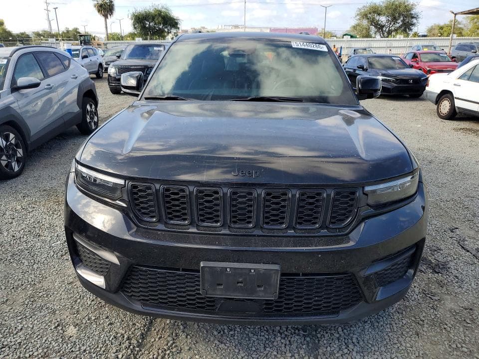 2023 JEEP GRAND CHEROKEE LAREDO 5