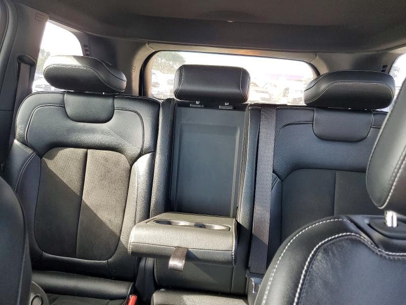2023 JEEP GRAND CHEROKEE LAREDO 10